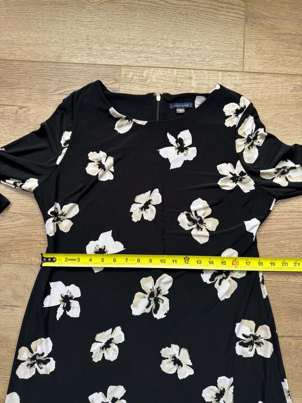 Tommy Hilfiger Floral Shift Dress Bell Sleeve Black White Size 14 Career Party - Picture 10 of 12